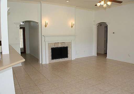 3rd image of 14906 Leila Oaks Cir