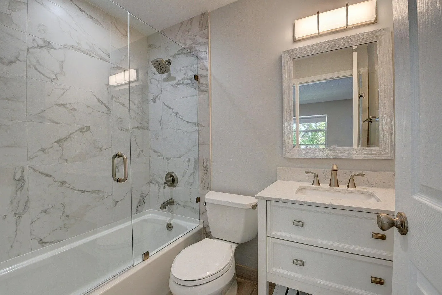 1 bed, 1.0 bath, 1000 sqft, $2,200 — Photo 4