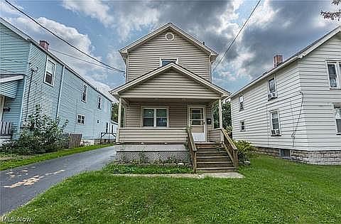 1st image of 627 Fenton St