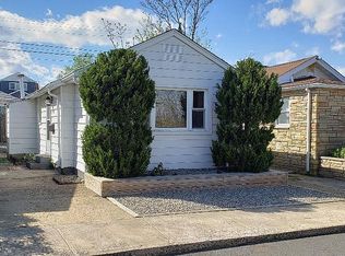 6 Neptune Pl, Keansburg, NJ 07734