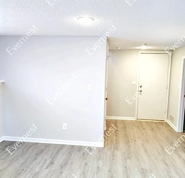 1801 SE 3rd St — Photo 12