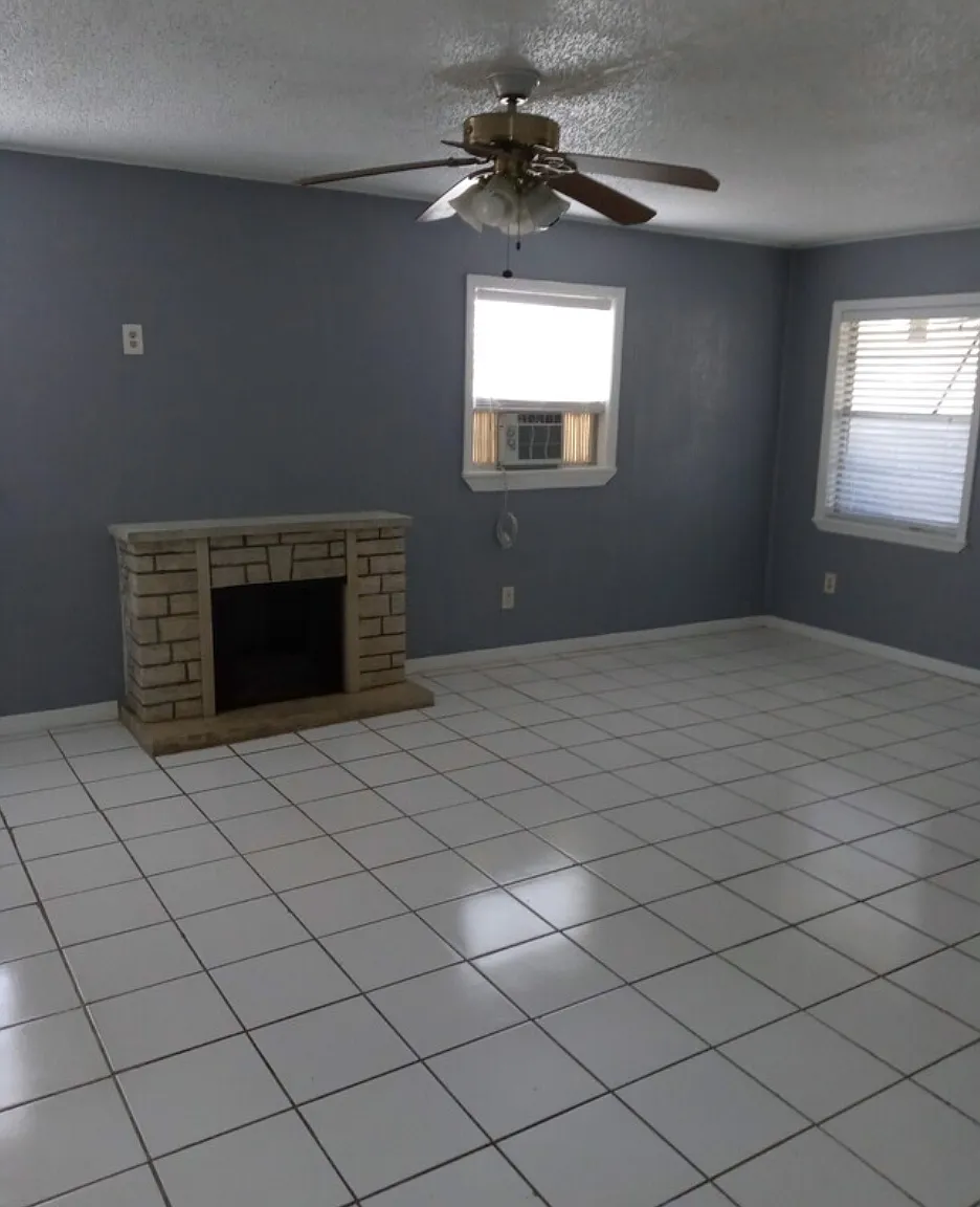 2020 W Magnolia St — Photo 4