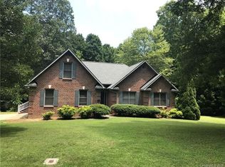 100 Eslynn Rd, Mount Holly, NC 28120