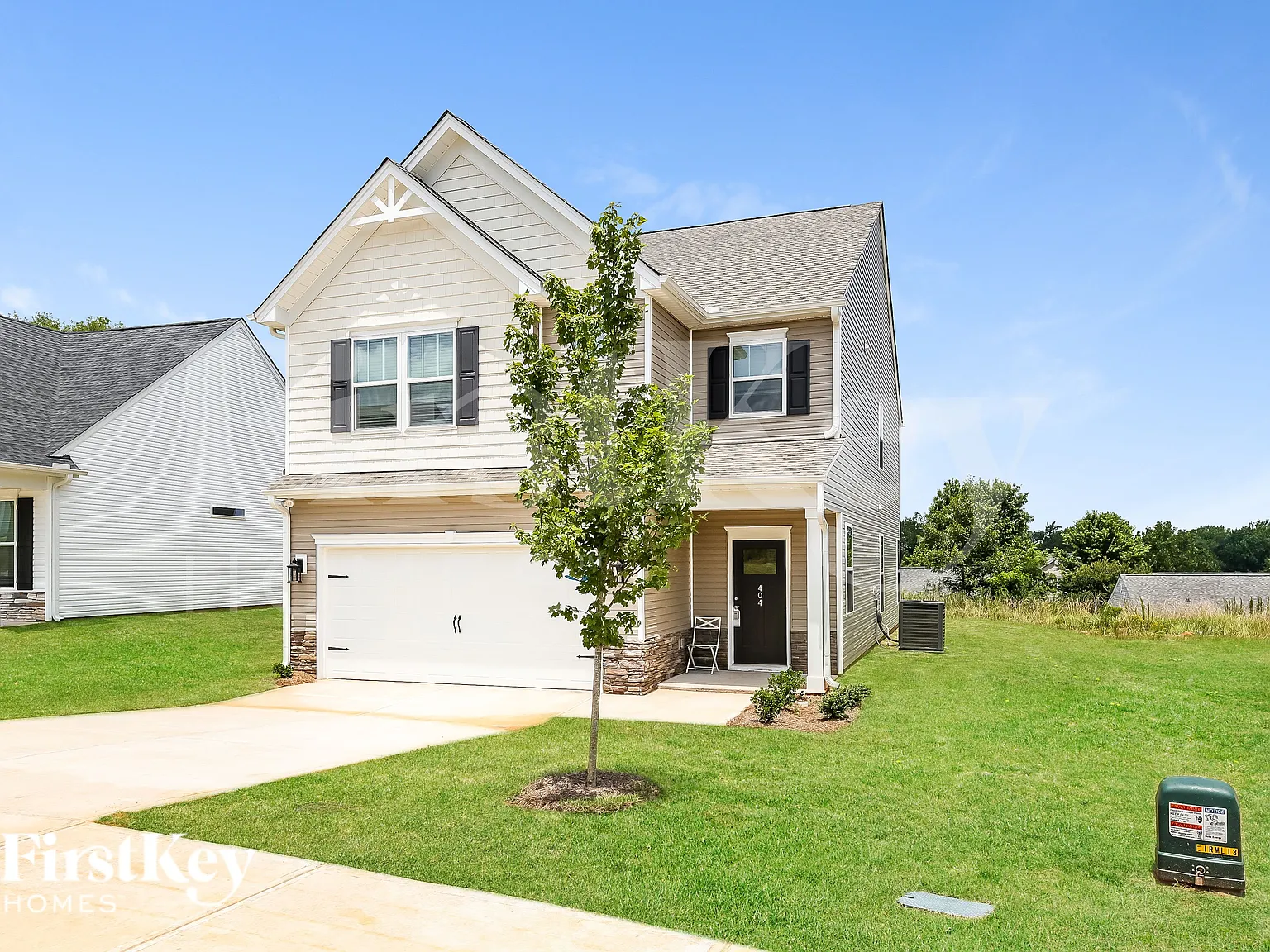 3 bed, 2.5 bath, 2250 sqft, $2,190 — Photo 2