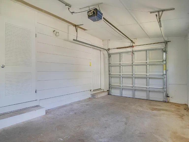 3371 Wellington Rd — Photo 8