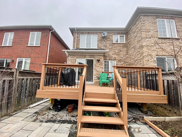 195 Warwick Cres — Photo 25