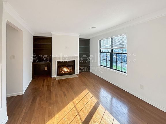 2nd image of 3036 Destin Cir