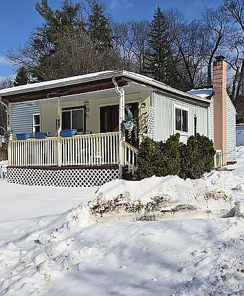4th image of 107 Rose St