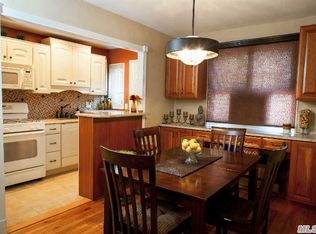 8635 Springfield Blvd, Queens Village, NY 11427