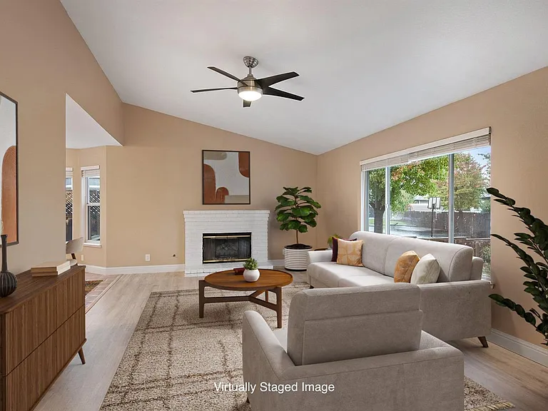 144 Fulton Pl — Photo 4