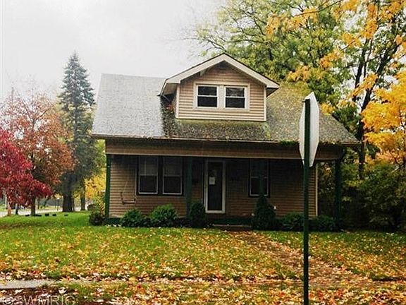 3rd image of 805 Mechanic St