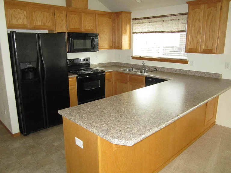 820 Isherwood Dr — Photo 6