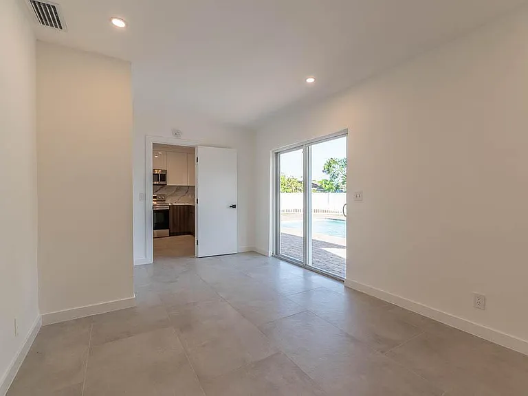 2712 Lake Ida Rd — Photo 23