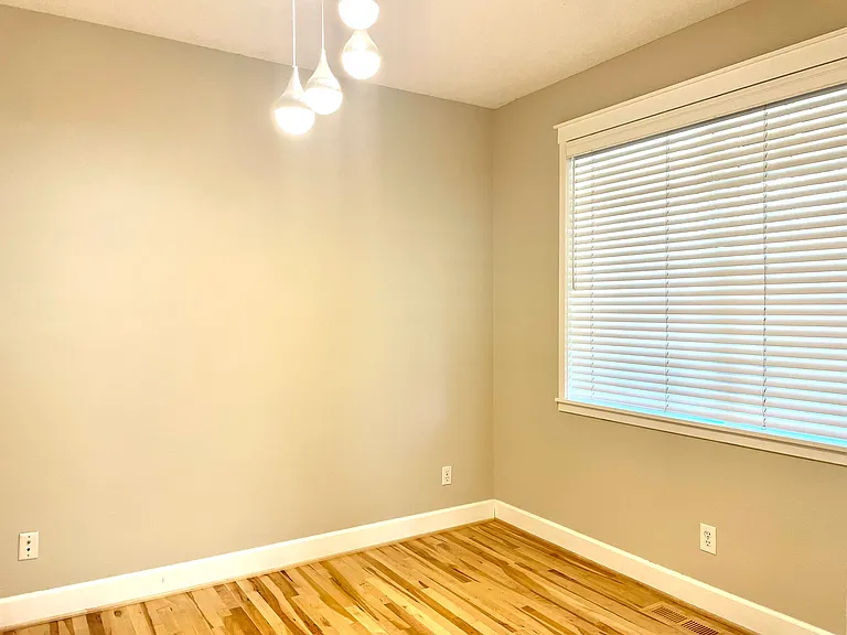 Ground floor Bedroom with direct access to bathroom