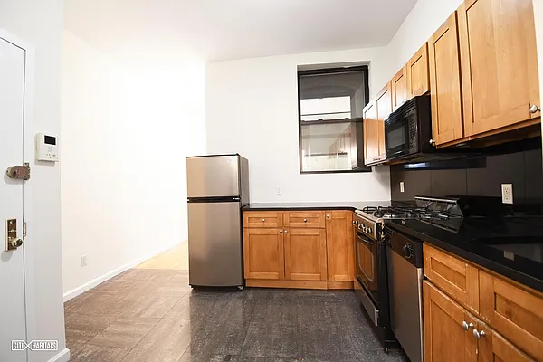 Rented by Citi Habitats | media 27