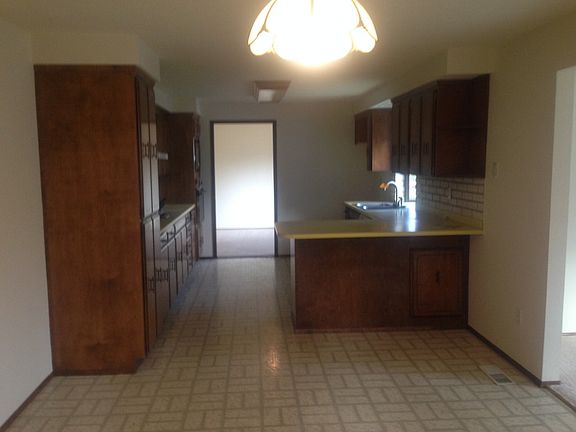 3rd image of 5544 Clearfield Dr SE