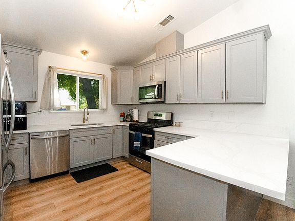 5th image of 2820 N Willis Street