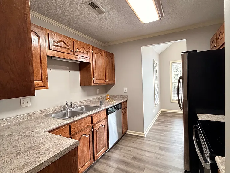 1608 Liberty Dr #1608 — Photo 5