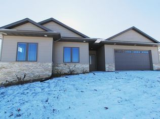 503 Heritage Rd, Cedar Falls, IA 50613