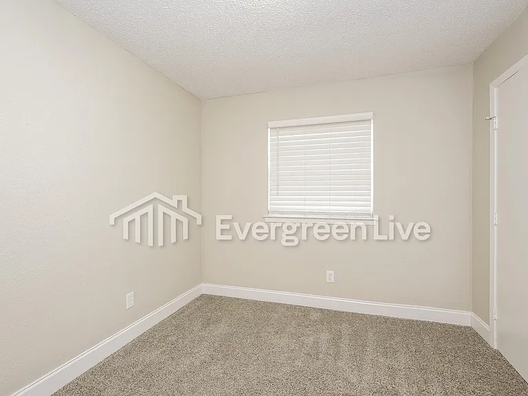 916 Gettysburg Pl — Photo 12