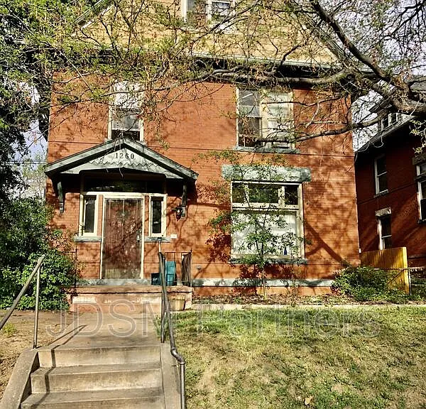 1260 Vine St #4 — Photo 2