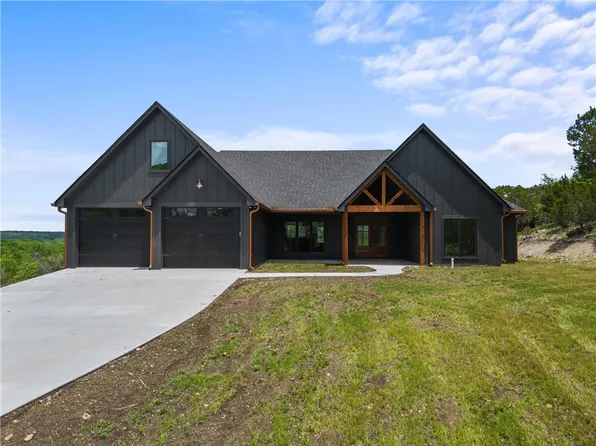 907 E Ave E, Valley Mills, TX 76689