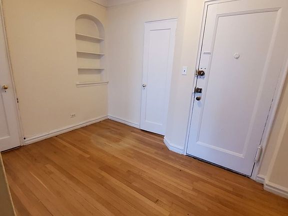 2nd image of 4115 45th St APT 5G