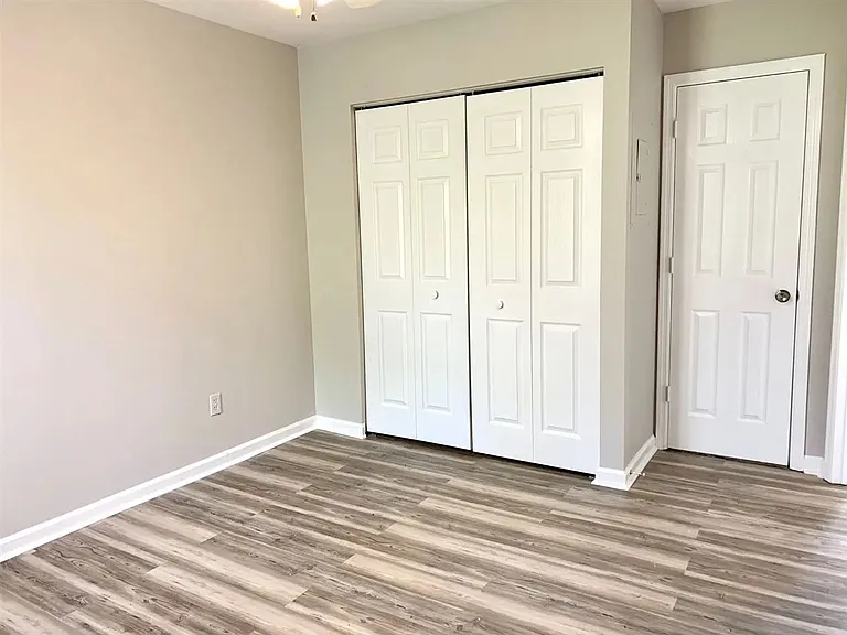 2208 Timberwood Cir S — Photo 14