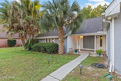 301 Fairway Blvd Photo 1