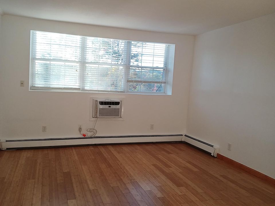 1st image of 8 Tara Dr Unit 2