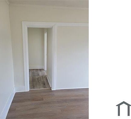 3rd image of 331 W 49th St #331