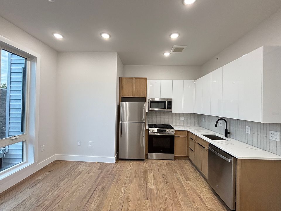 1st image of 301 Lembeck Ave #304