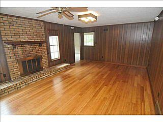 4th image of 7960 Poplar Pike