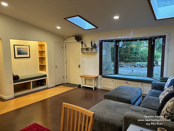 4th image of 6503 188th Ave E