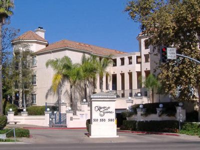 550 Camino De La Reina Unit 307, San Diego, CA, 92108