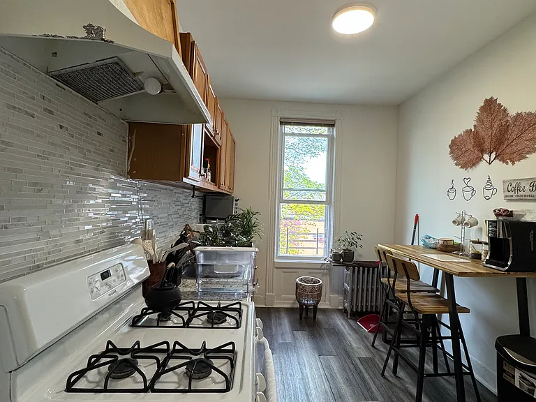 158 Atkins Ave #2 — Photo 6