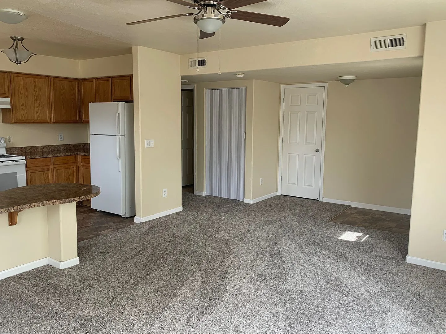 Charming Two Bedroom Apartment in the Heart of Reno — Photo 2