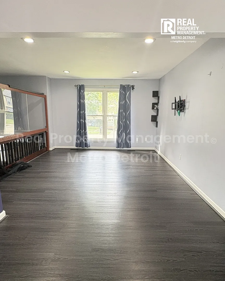 3-Bedroom Home in Troy School District — Photo 3
