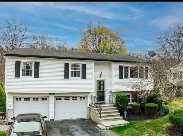 13 Newbury St, Monroe, NY 10950