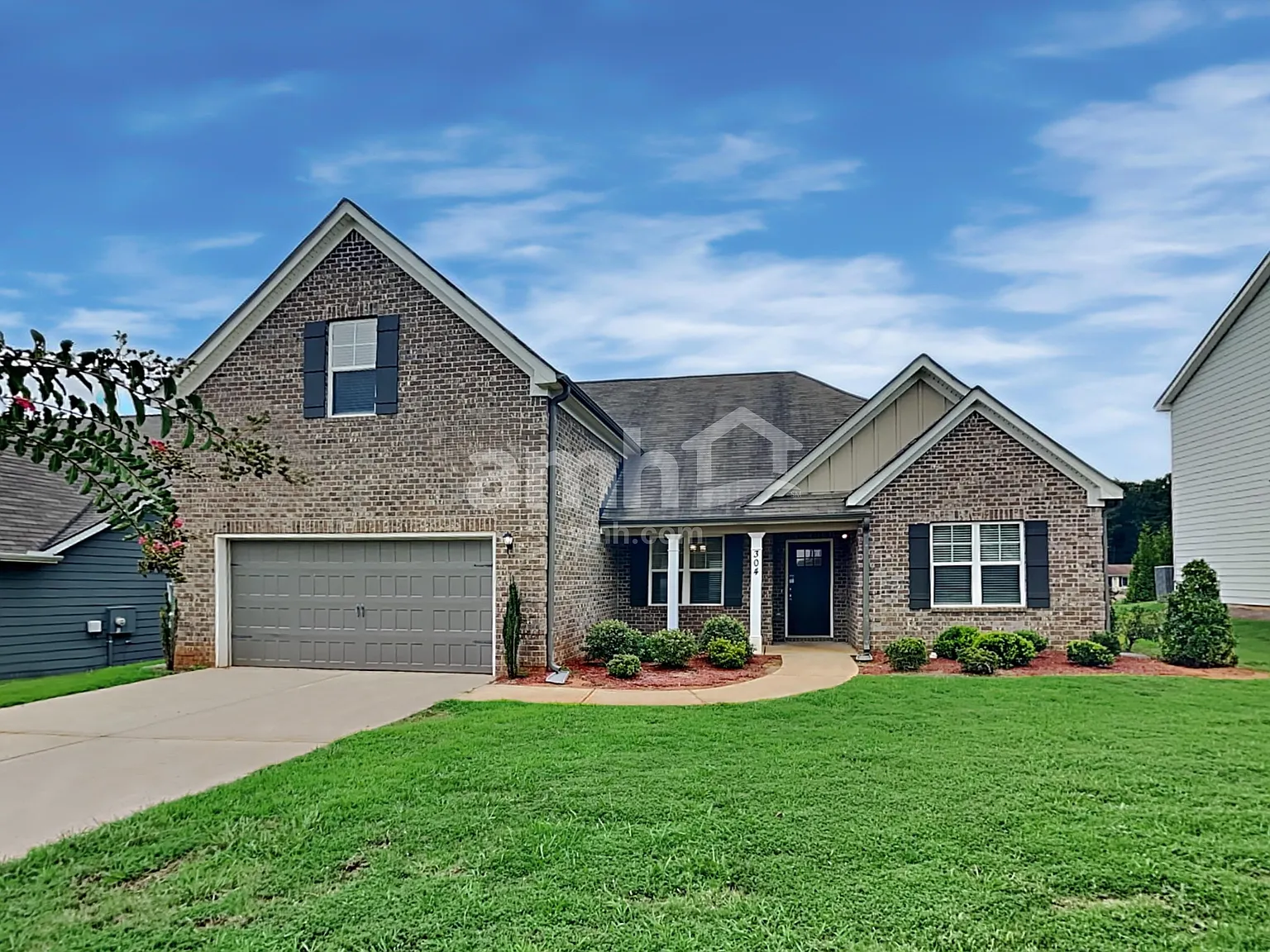 4 bed, 3.0 bath, 2233 sqft, $2,375 — Photo 1