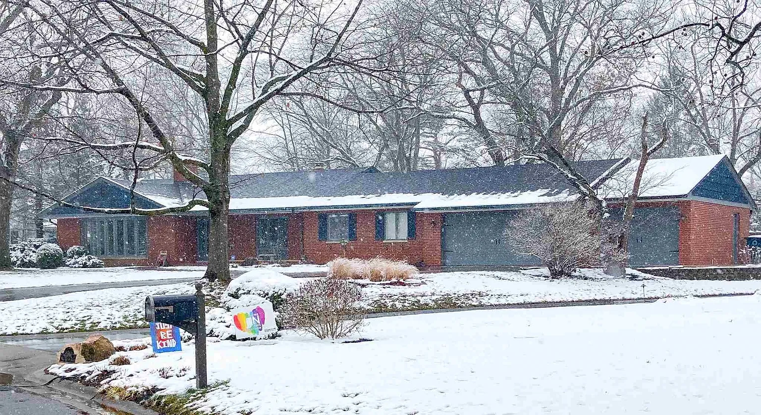 2600 W Berwyn Rd photo 1