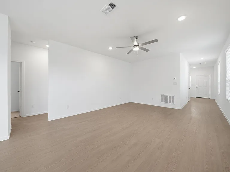 610 Amber Falls Dr — Photo 4