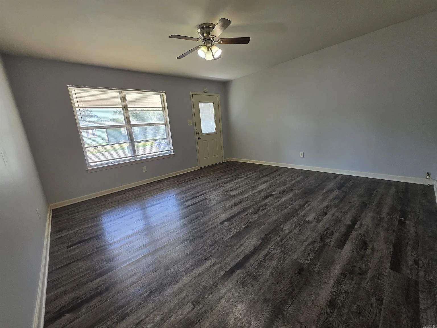 3 bed, 1.5 bath, 1431 sqft, $1,175 — Photo 2