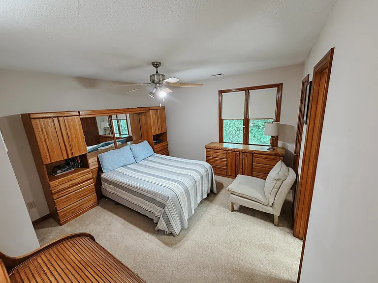 6530 Thetford Ct — Photo 11