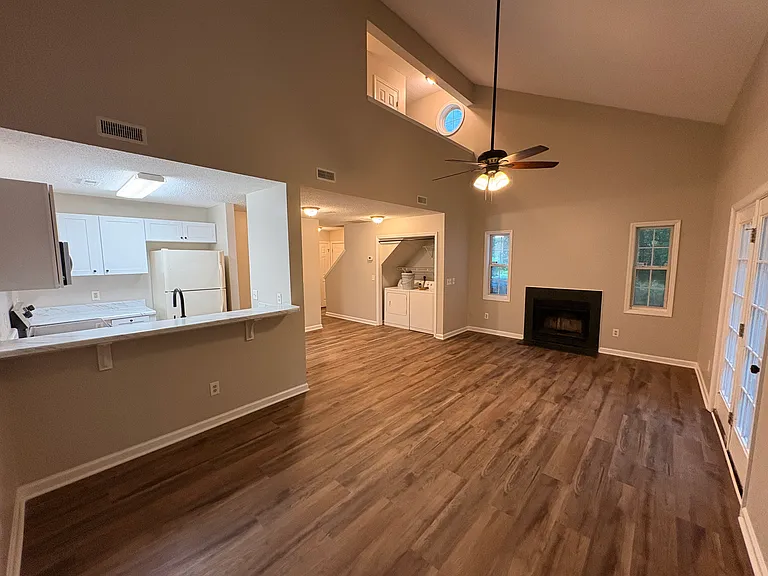 5120 Lamppost Cir — Photo 4