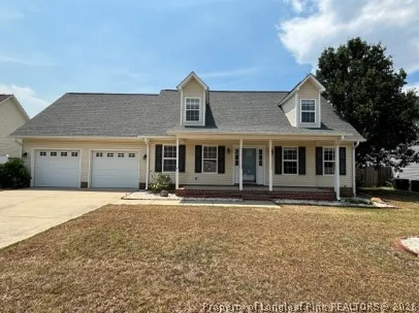 5512 Rising Ridge Dr, Hope Mills, NC 28348