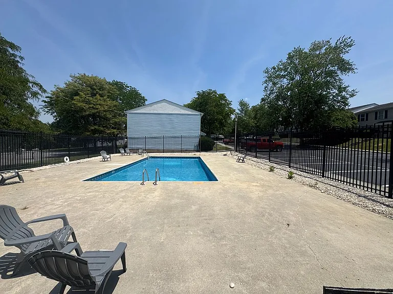 232 Pheasant Run Dr — Photo 2