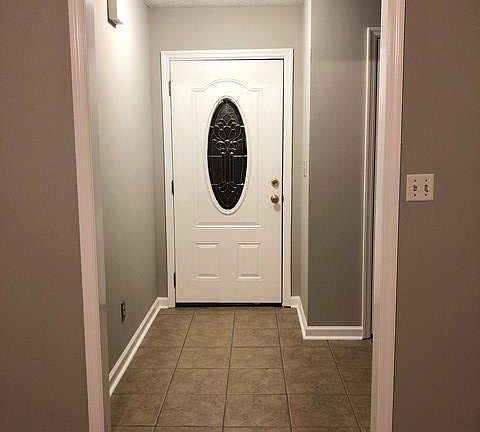 5th image of 450 Lee Road 850