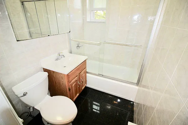 Rented by Solution Realty Services LLC | media 21