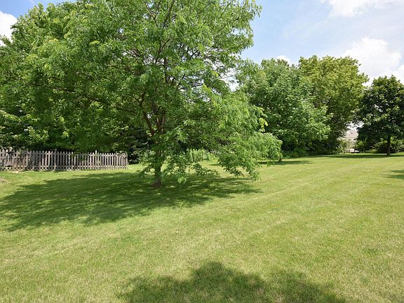 4th image of 2301 N University Dr